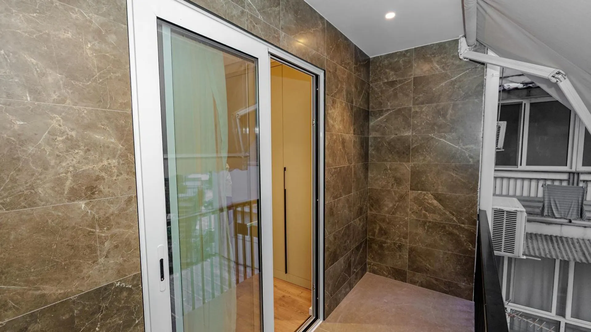 Your Spot Apartments Tirana 0*,  Albanien